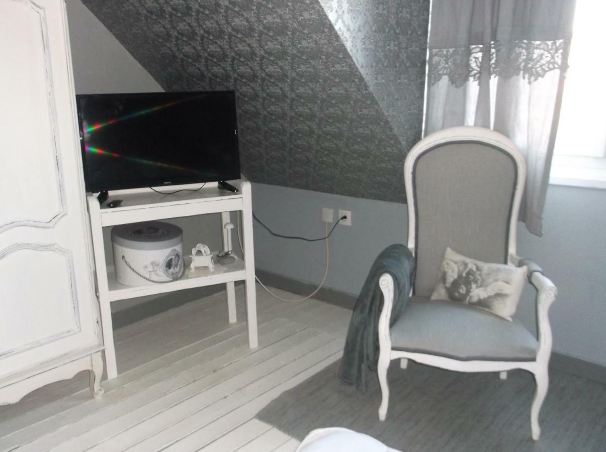 Bed and Breakfast Chez Martine Servon  Экстерьер фото